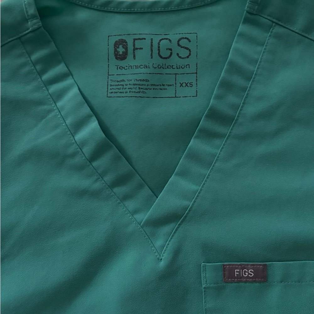 Catarina Figs Scrub top